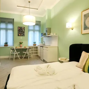 https://apartment-ginkgo.inbudapesthotels.com